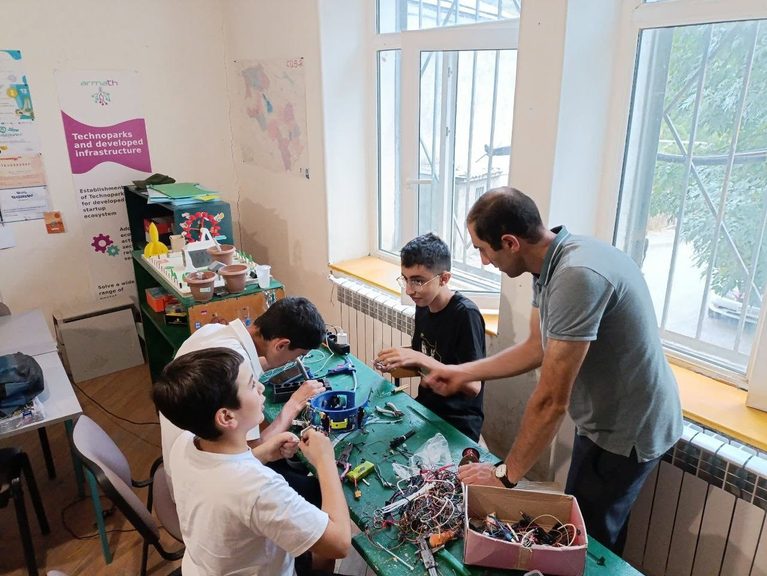 Inside the Makerspaces, photo 7