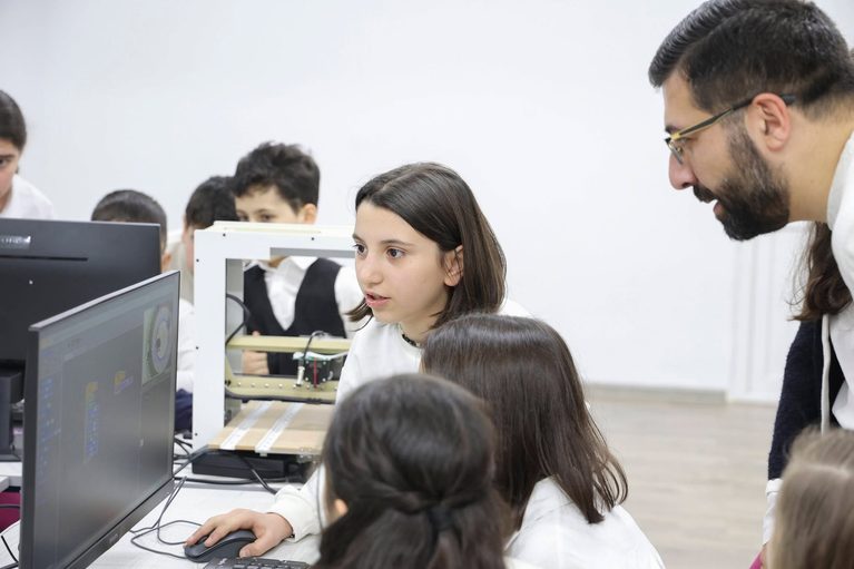 Inside the Makerspaces, photo 10