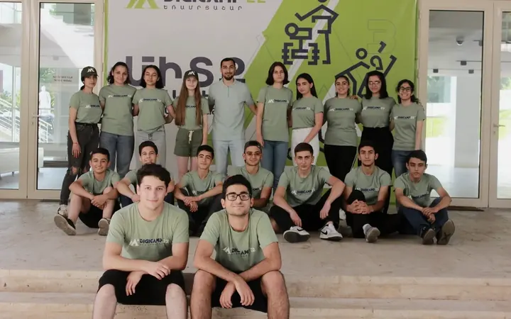 The DigiCamp group photo